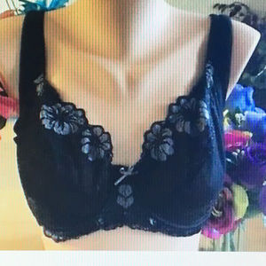 CHARLOTT Black Lace 40E Softcup Underwire Bra